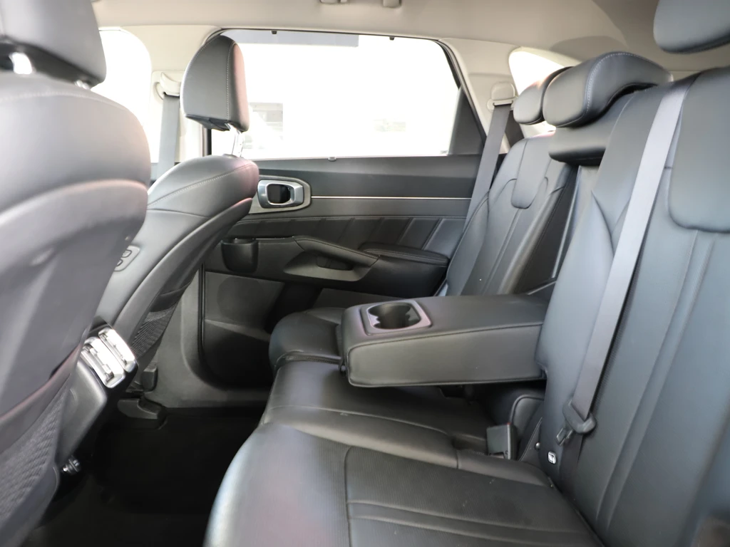 KIA Sorento Sorento III - Ph2 - 2.2 CRDi Active 4x2 8 BVA 200ch 2024 occasion AGADIR - Kia Occasion - photo 11