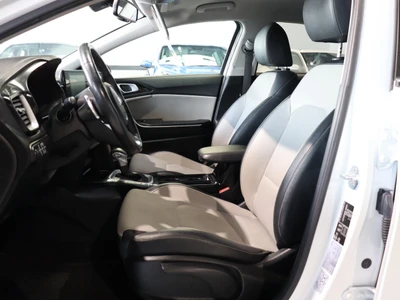 KIA Ceed Ceed III - Ph1 - 1.6 CRDI MHEV ACTIVE BVA 136ch 2021 occasion CASABLANCA - Kia Occasion 6