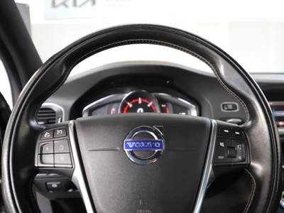 Véhicule occasion VOLVO  S60  S60 II - Ph2 - D2 R-Design BVA 120ch