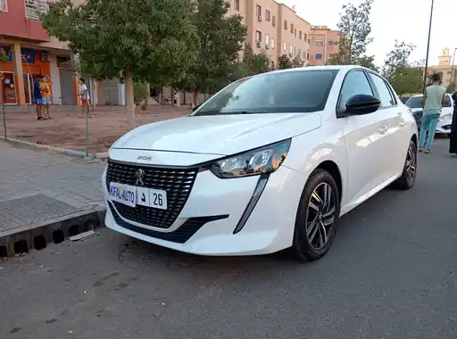 PEUGEOT 208