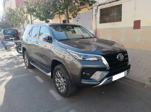 TOYOTA Fortuner