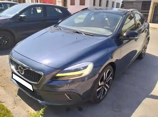 VOLVO V40 Cross Country