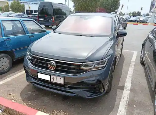 VOLKSWAGEN Tiguan